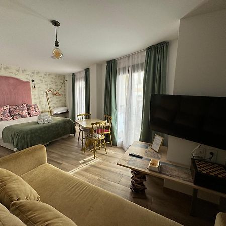 Ateneo Cuenca Suites Con Cocina En El Casco Historico Екстер'єр фото