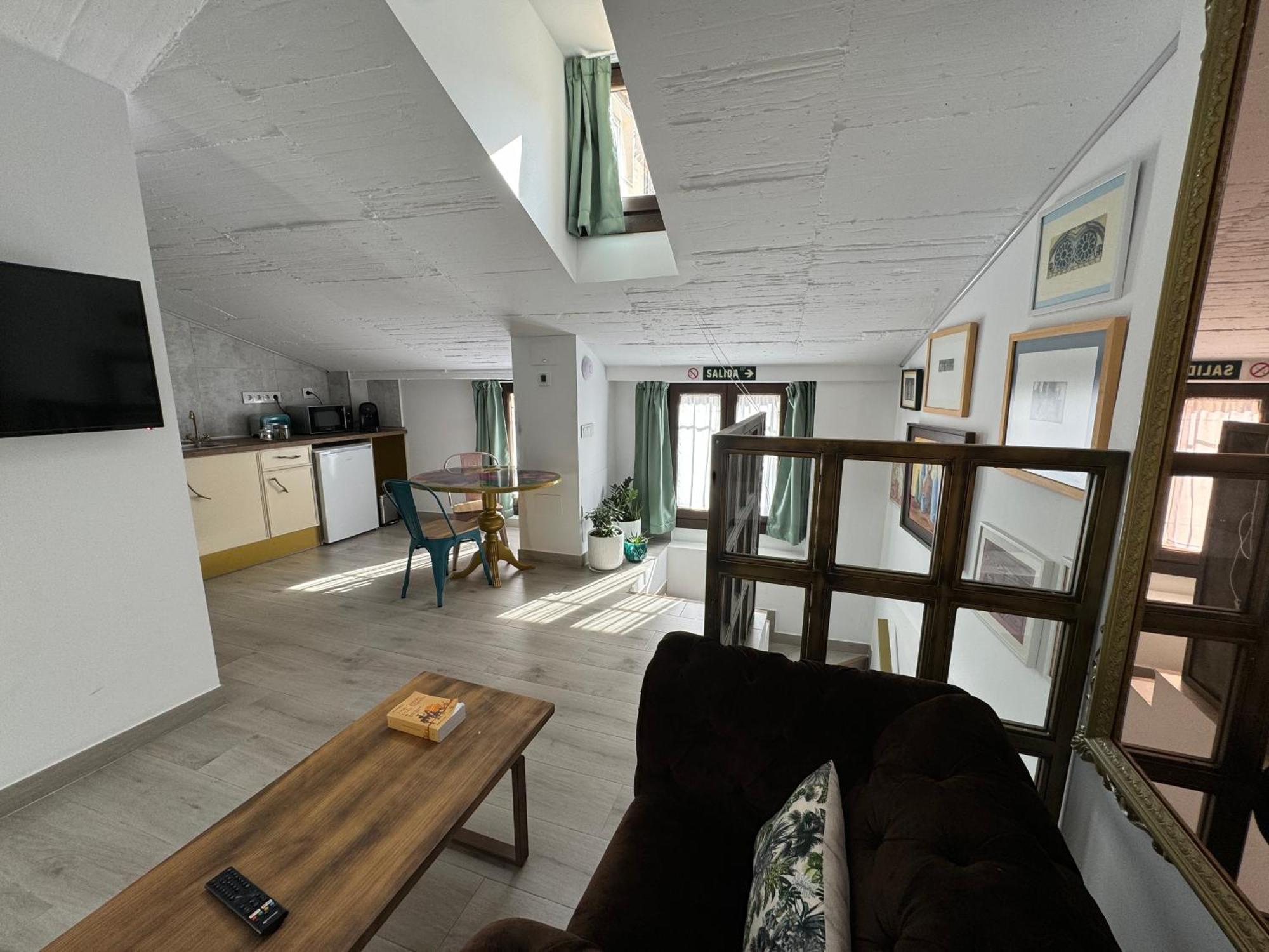 Ateneo Cuenca Suites Con Cocina En El Casco Historico Екстер'єр фото